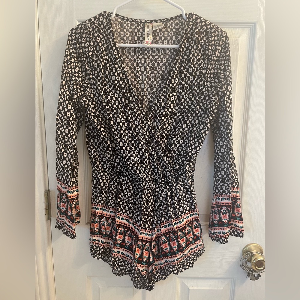 Long Sleeve Romper (Medium)